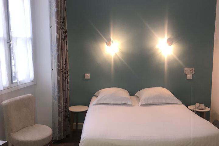 Room 5 of 48