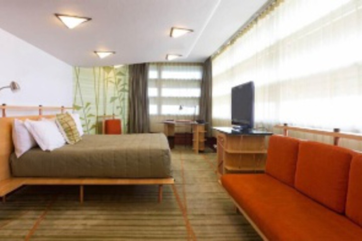 Room 8 of 60