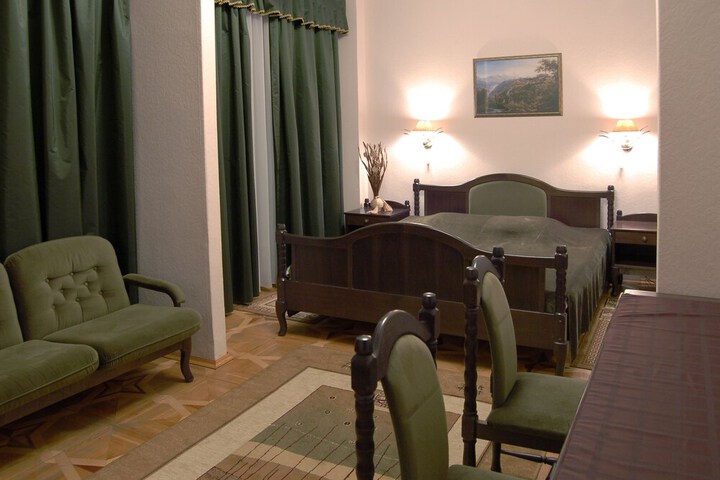 Room 26 of 81