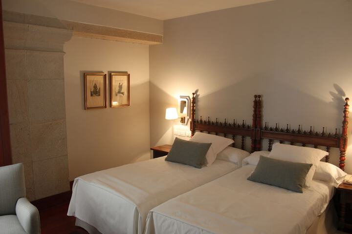 Room 2 of 119