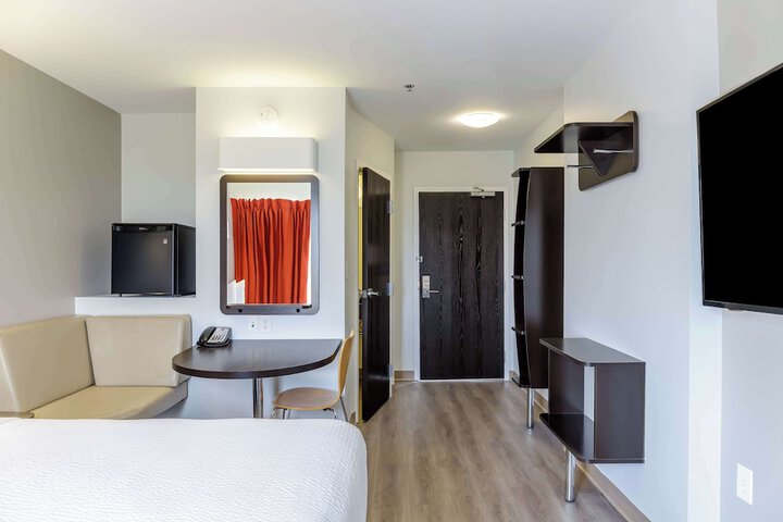 Room 4 of 47