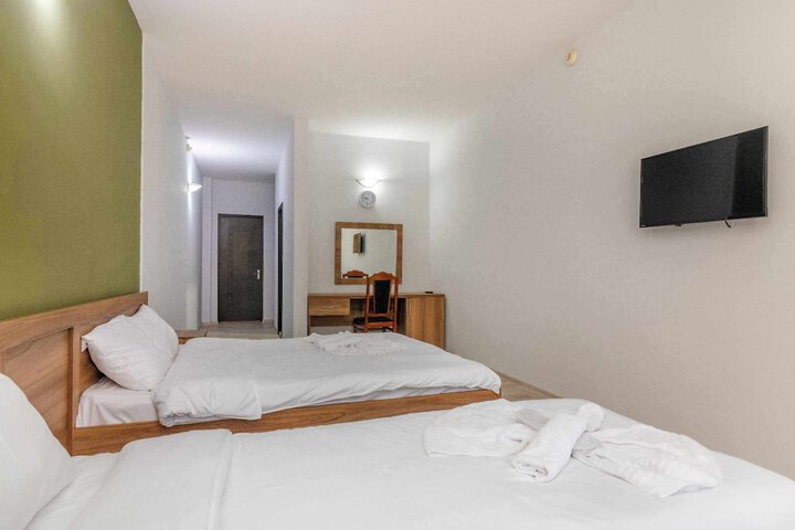 Room 6 of 24