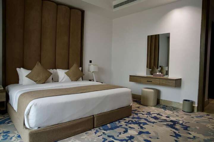 Room 51 of 100
