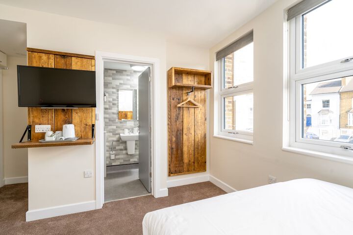 Room 12 of 25