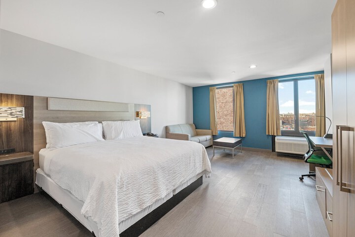 Standard King Bed Accessible (5 of 12)