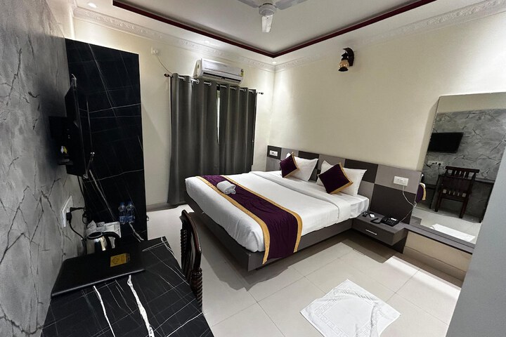 Room 9 of 22