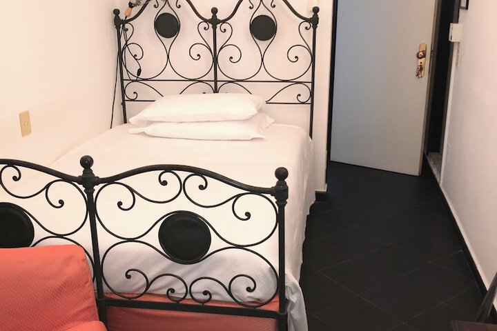 Room 18 of 67