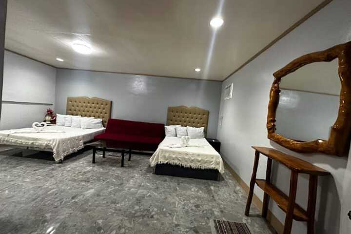 Room 16 of 40