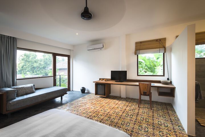 Room 14 of 37