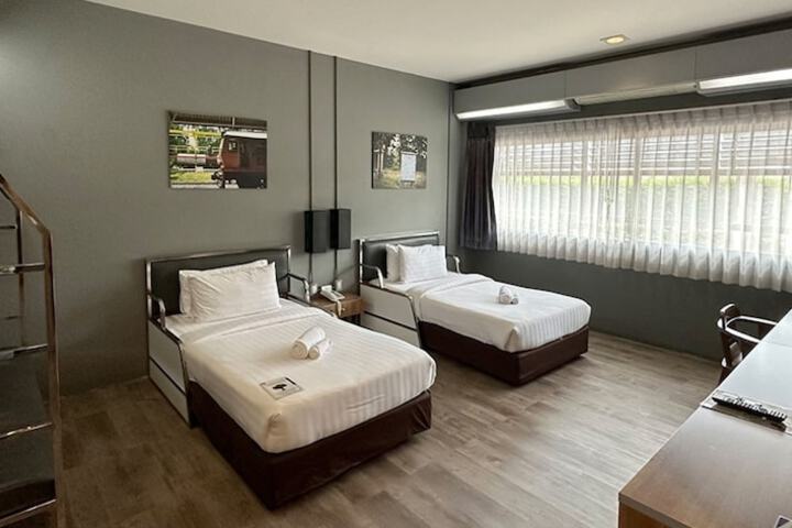 Room 10 of 36