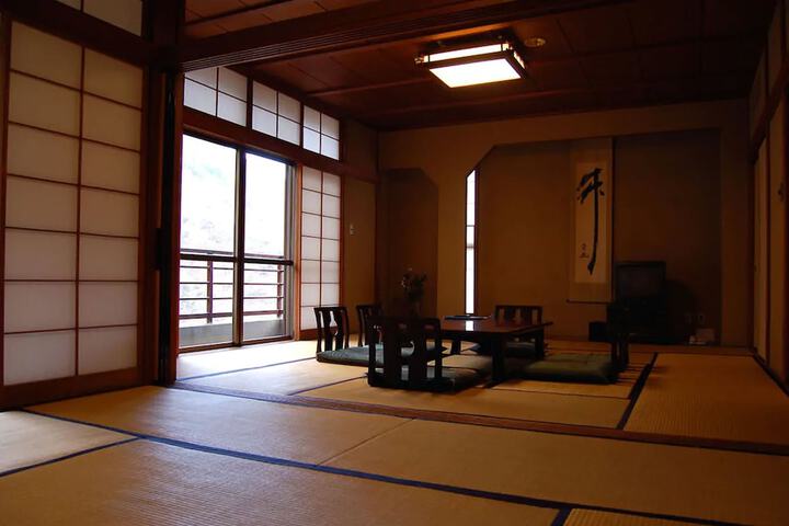 Room 12 of 45