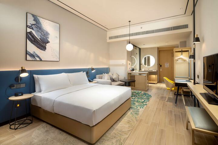 Room 9 of 49