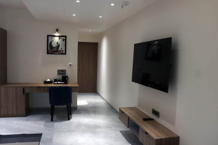 Room 13 of 24