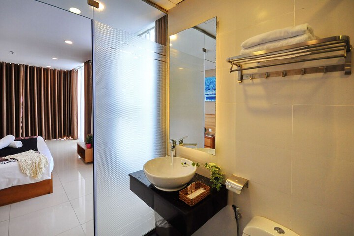 Room 56 of 230