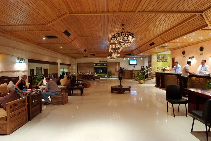 Guest Lobby