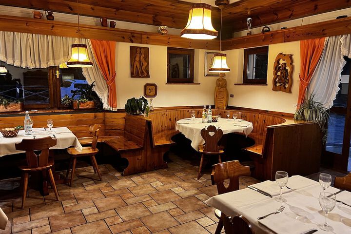 Dining 46 of 65