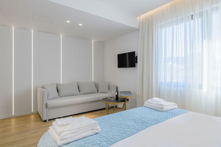 Room 43 of 68