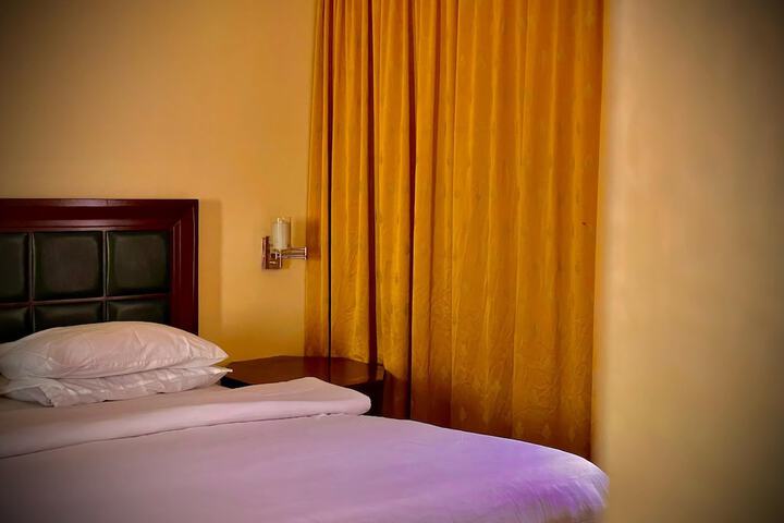 Room 15 of 64