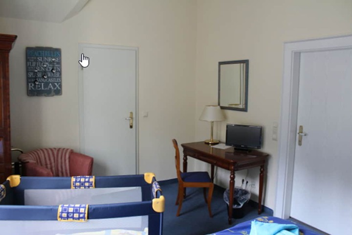 Room 12 of 30