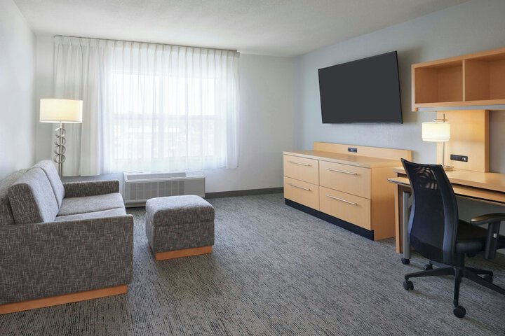 Room 21 of 34
