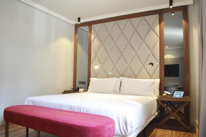 Room 12 of 121