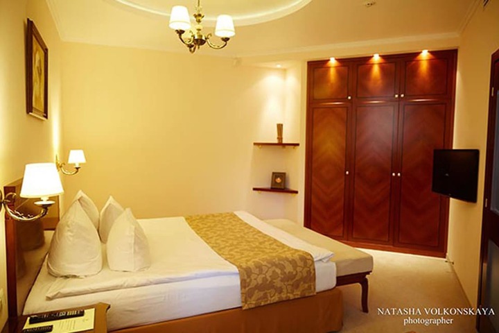 Room 12 of 35
