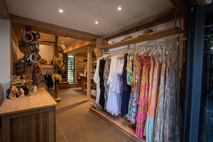 Gift Shop 52 of 100