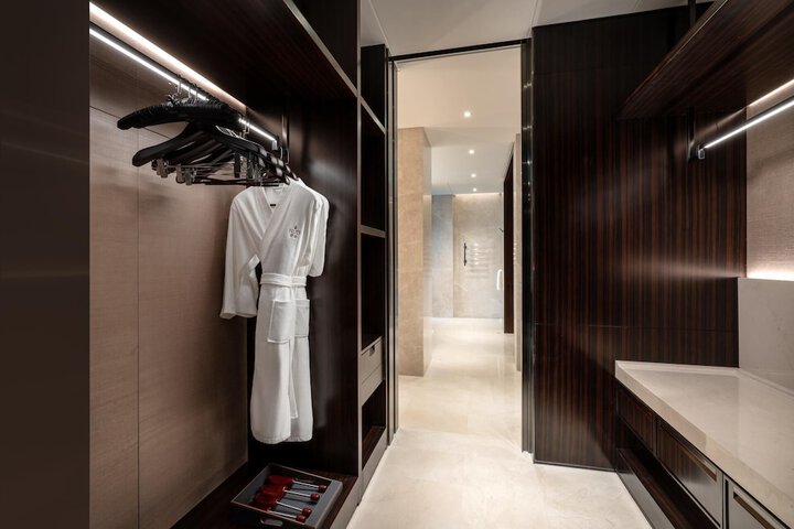 Room 40 of 95