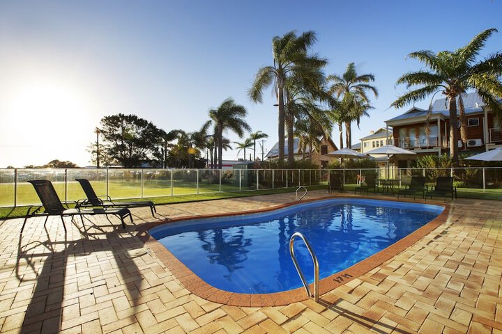 Pool 34 of 58