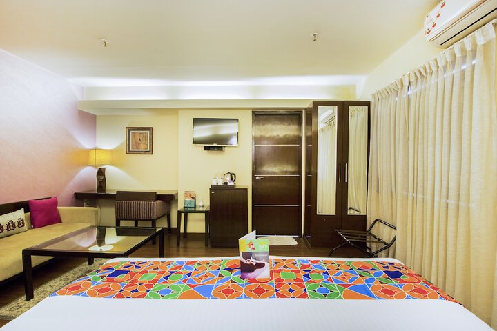 Room 12 of 30