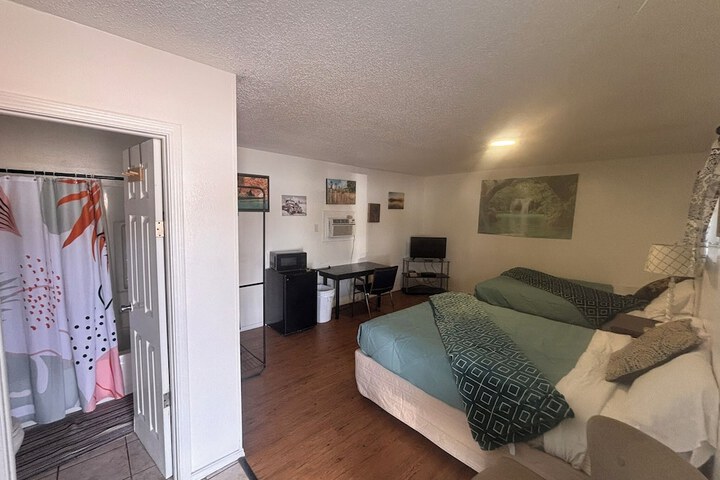 Room 11 of 22