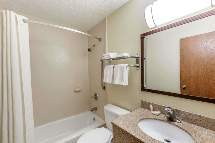 Standard Double Bed (8 of 22)