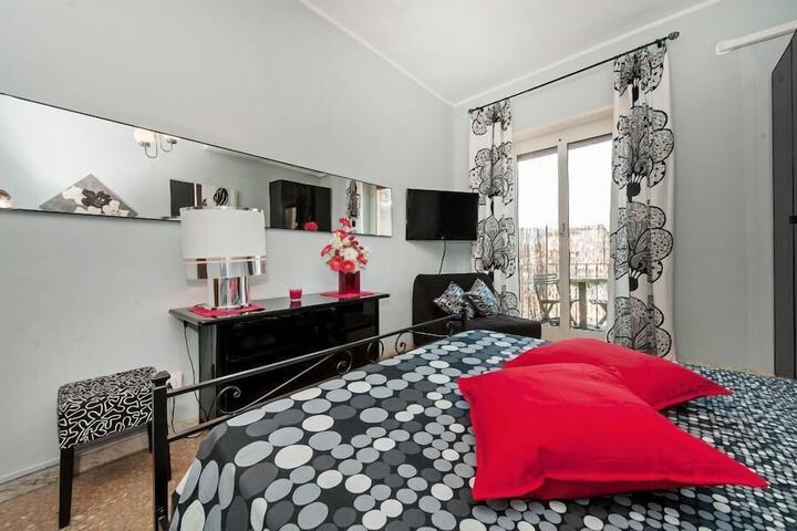 Room 3 of 22