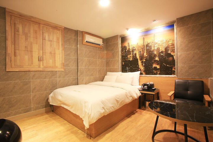 Room 113 of 127