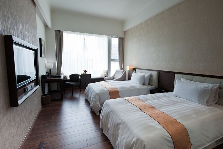 Room 5 of 28