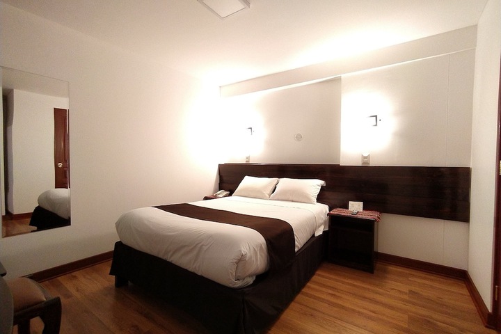 Room 8 of 75