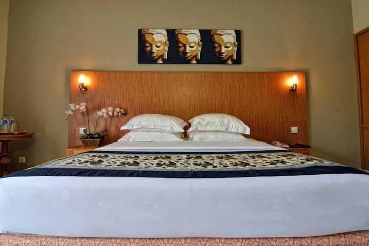 Room 5 of 17