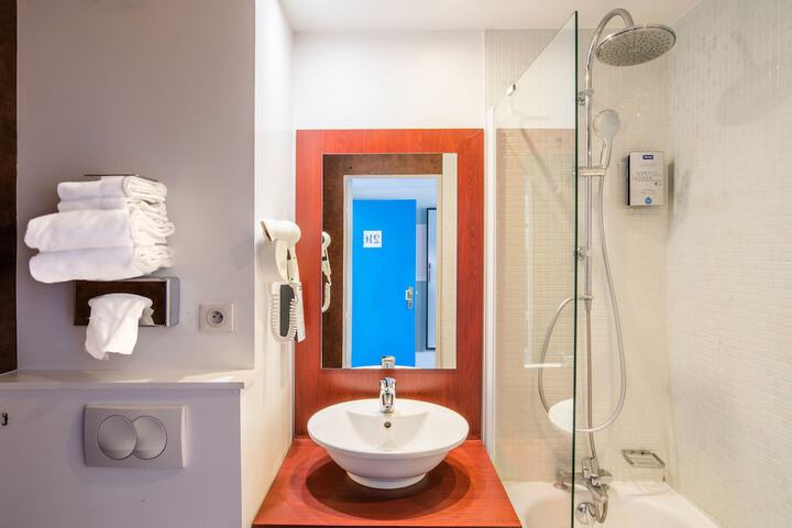 Room 10 of 50