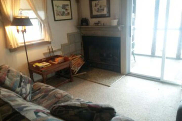 Room 9 of 12