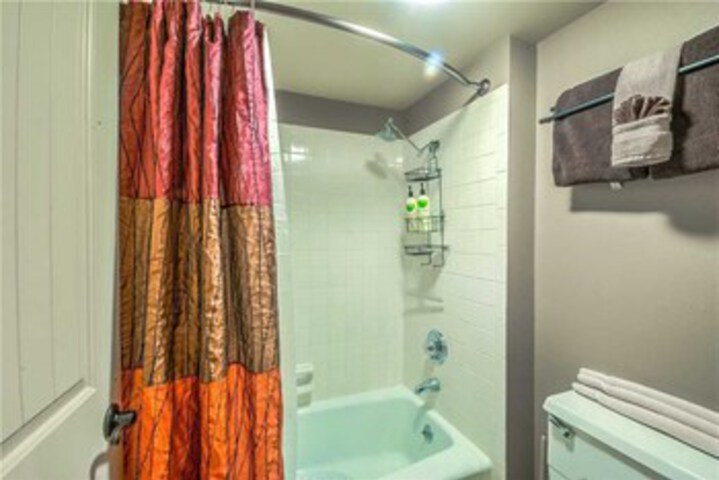 Room 5 of 25