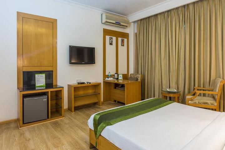 Room 6 of 7