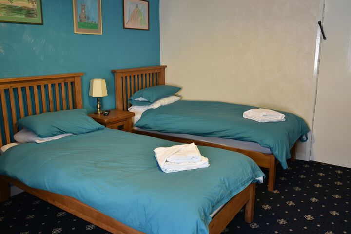 Room 8 of 28