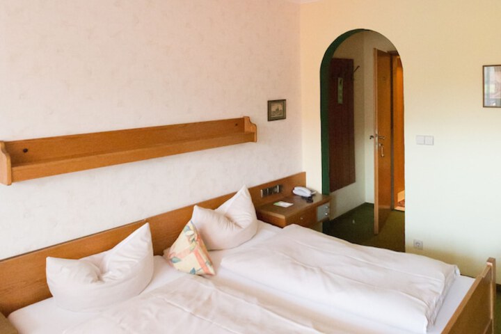 Room 12 of 91