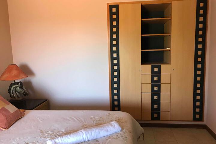 Room 2 of 25