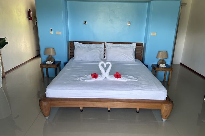 Room 6 of 53