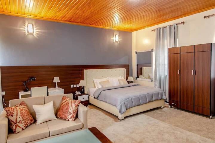 Room 7 of 19