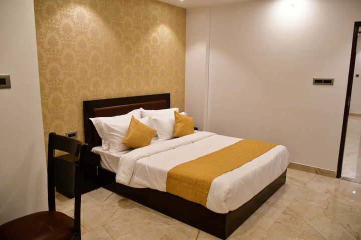 Room 9 of 56