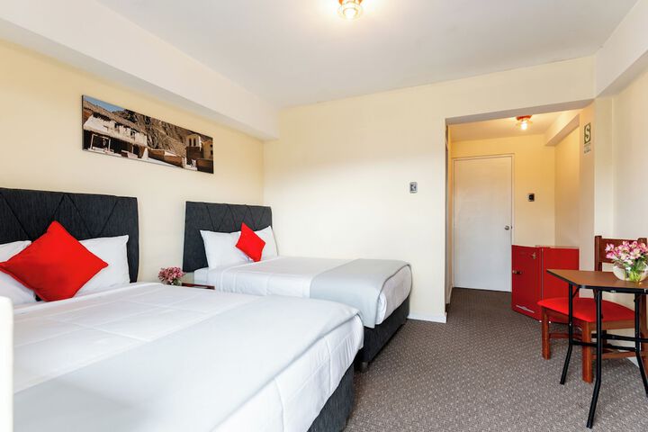 Room 12 of 25
