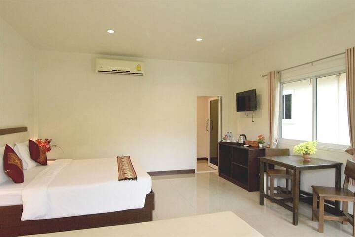 Room 16 of 80