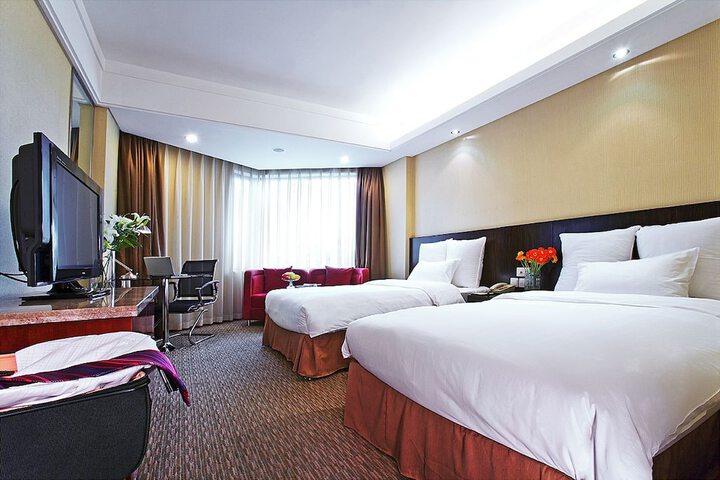 Room 9 of 47